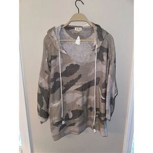 POL Womens Camo Pullover Waffle Knit Hoodie Top Size Large Green V-Neck Short Sl